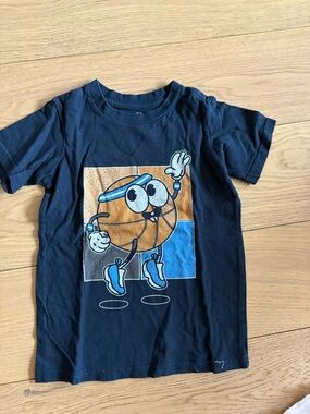 Kid Dangerous graphic tee - size 5